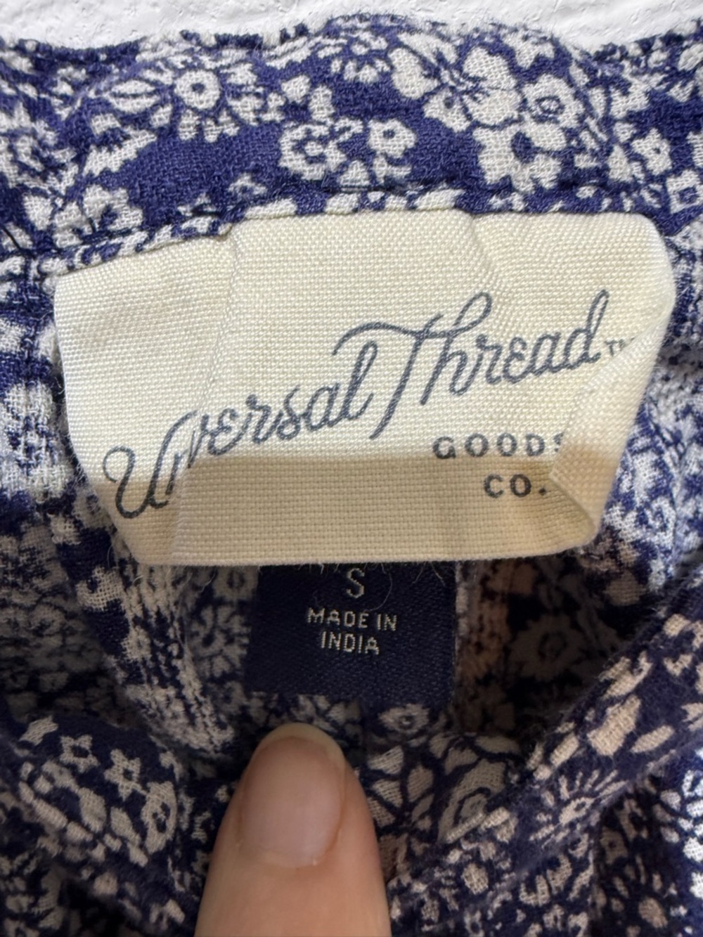 Universal Thread Navy Floral Smocked Square-Neck Crop Top - Picture 5 of 6